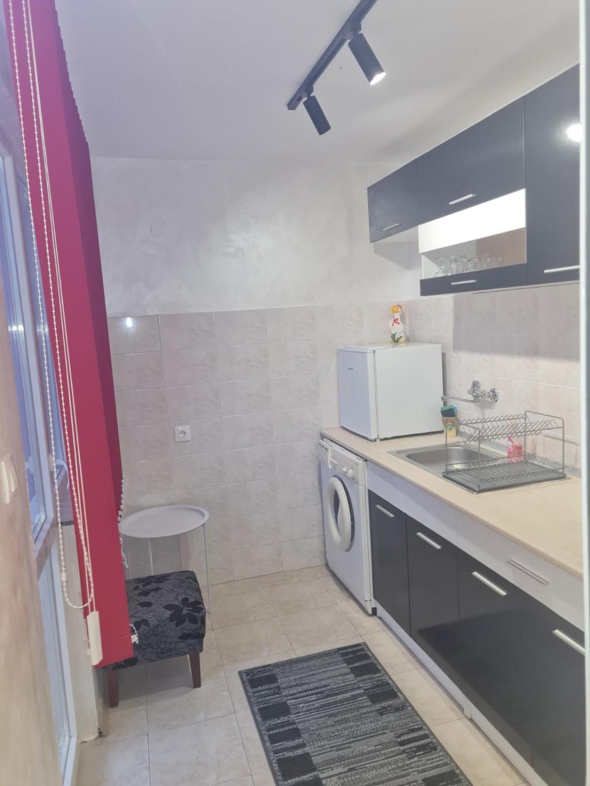 Day And Night Apartment Veliko Tarnovo Exterior photo